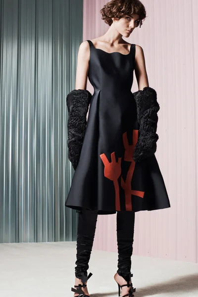 Look 16